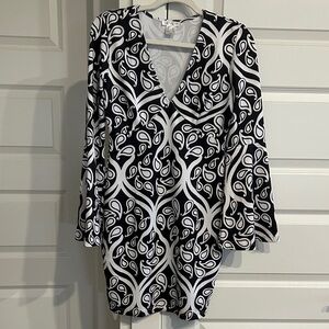 VENUS Monochrome Swirl Dress